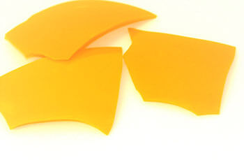077 RW - crown yellow - Opaque, striking color, lead free